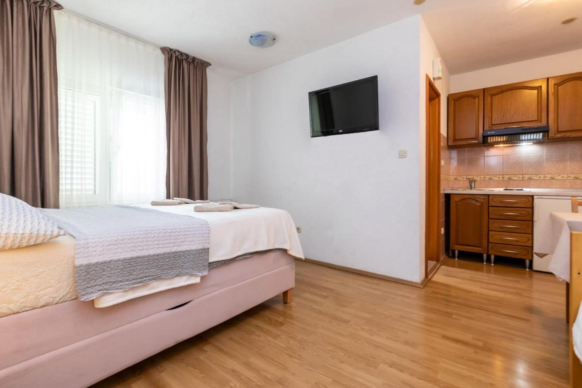 Apartments Dino Kaštela Exterior foto